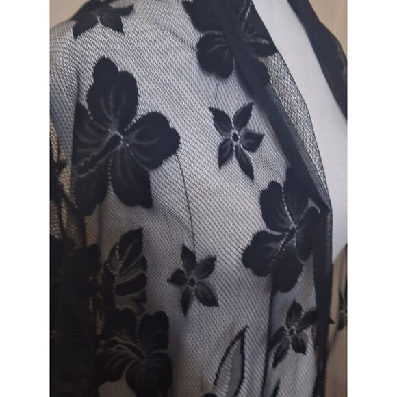 Black Sheer Floral Lace Shawl Wrap Cape Whimsygoth Witchy Renaissance Light - Picture 4 of 4